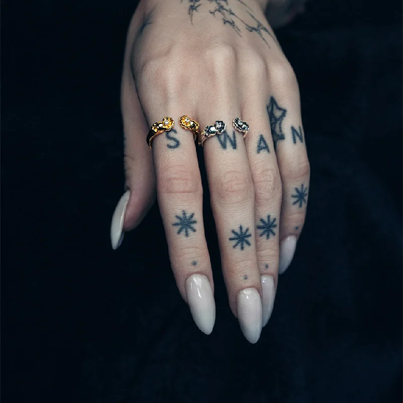 unique engagement rings for women -EBONY. Gothic Skull & Clam Shell Ring - Gold