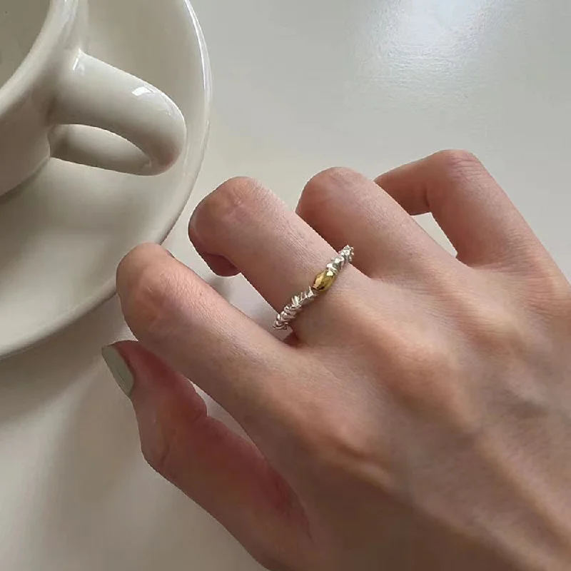 Small Pieces of Silver Rice Grain Ring