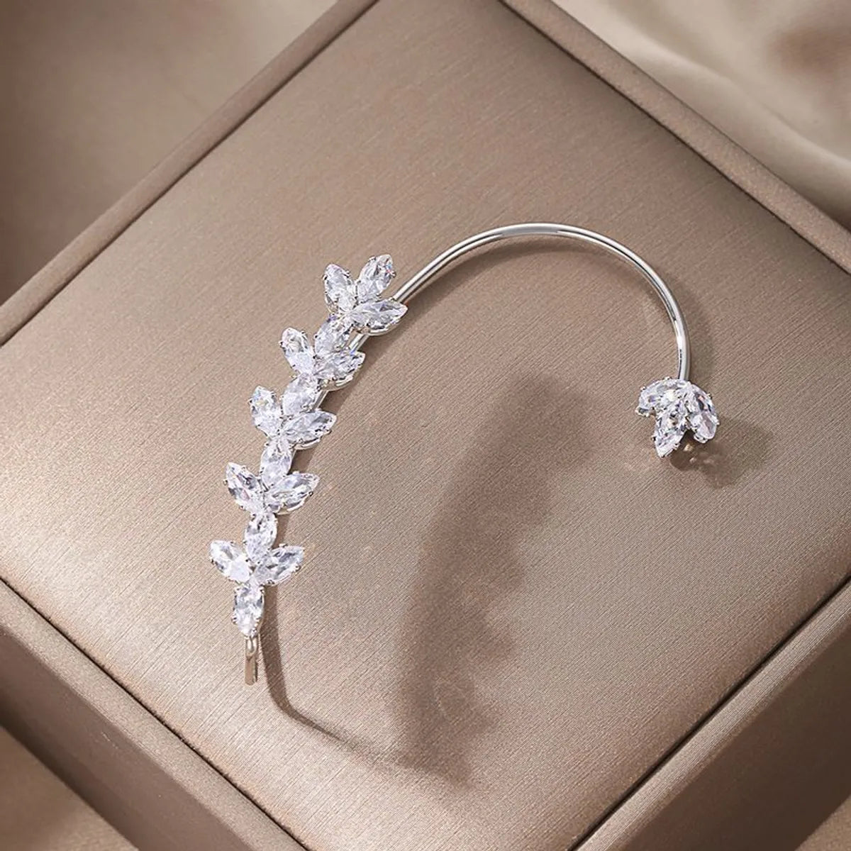 ez1031-yinyou-HB Environmental Protection Silver Right Ear Flower Leaf Ear Hanging